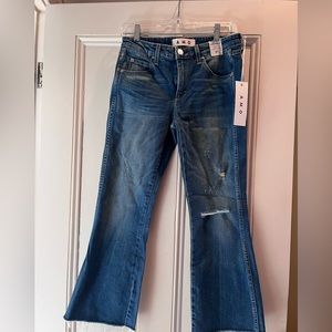 AMO Kick Cropped Jeans